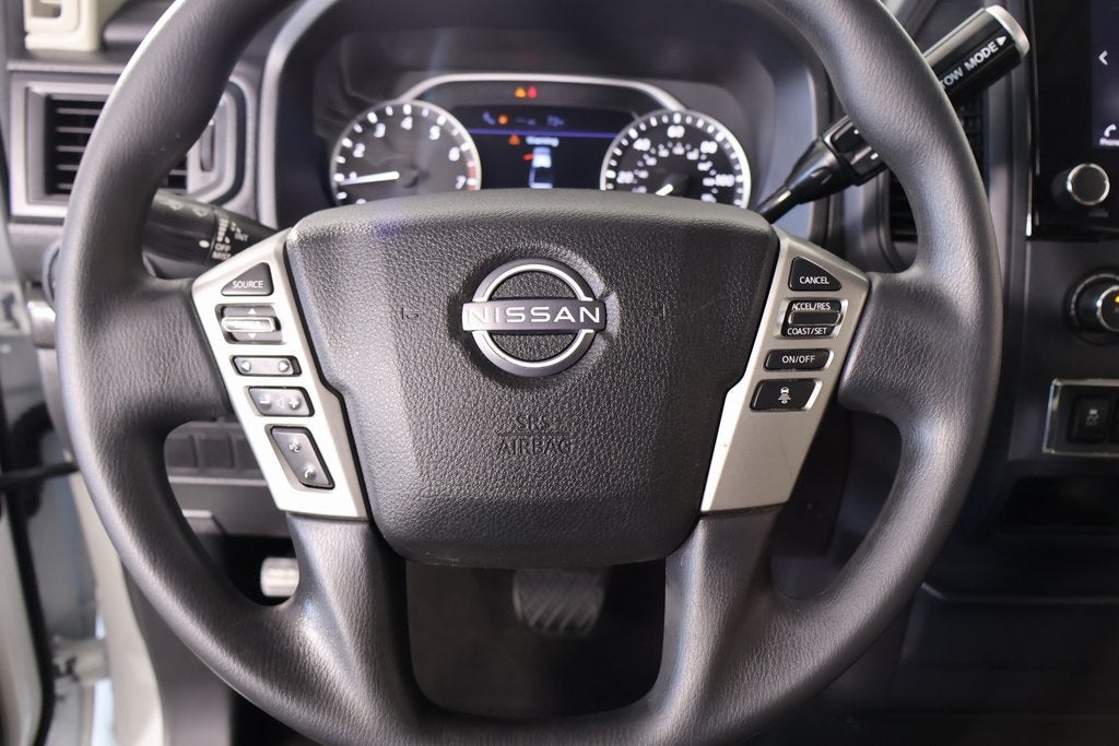 2024 Nissan TITAN SV