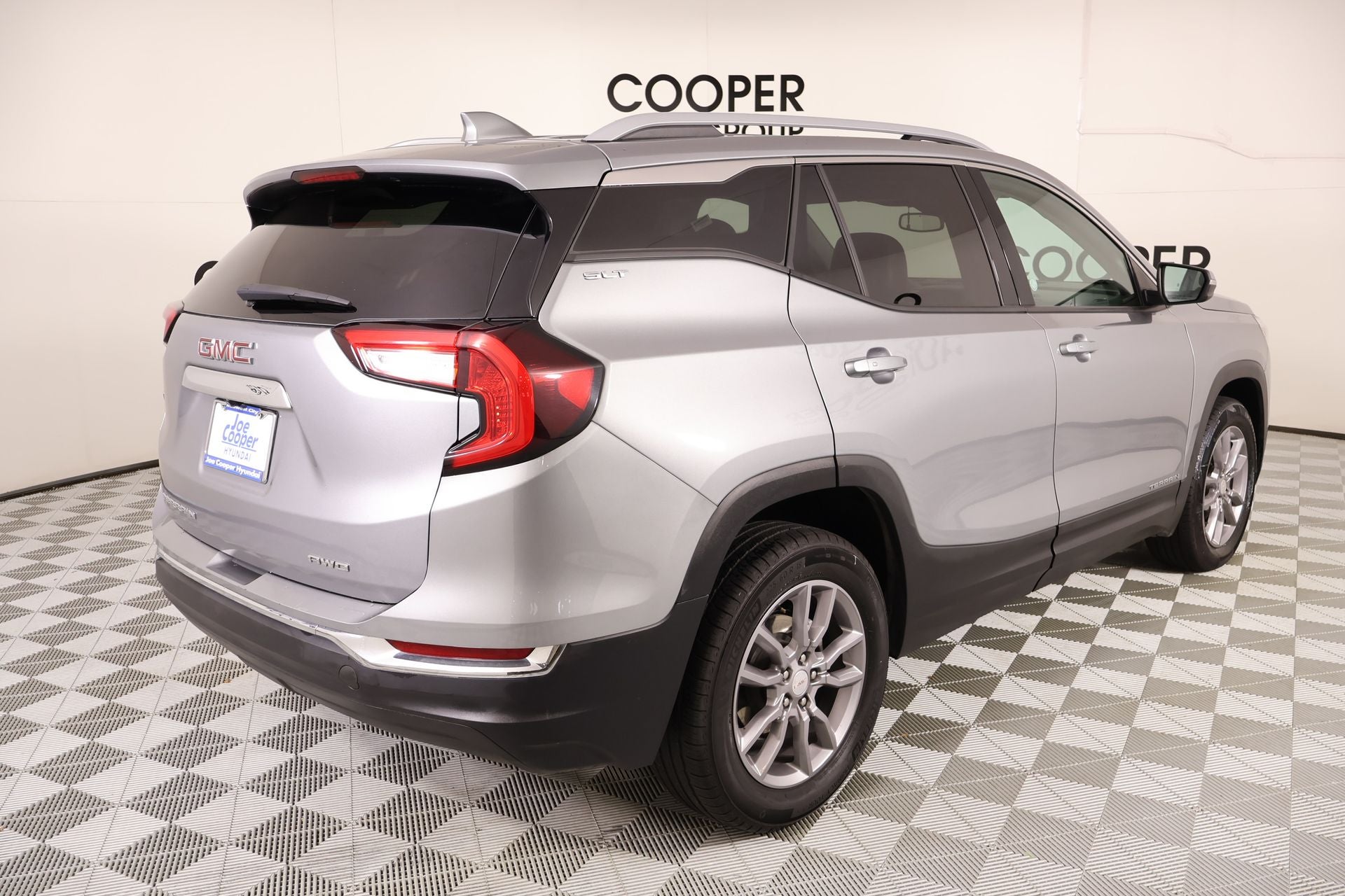 2024 GMC Terrain SLT