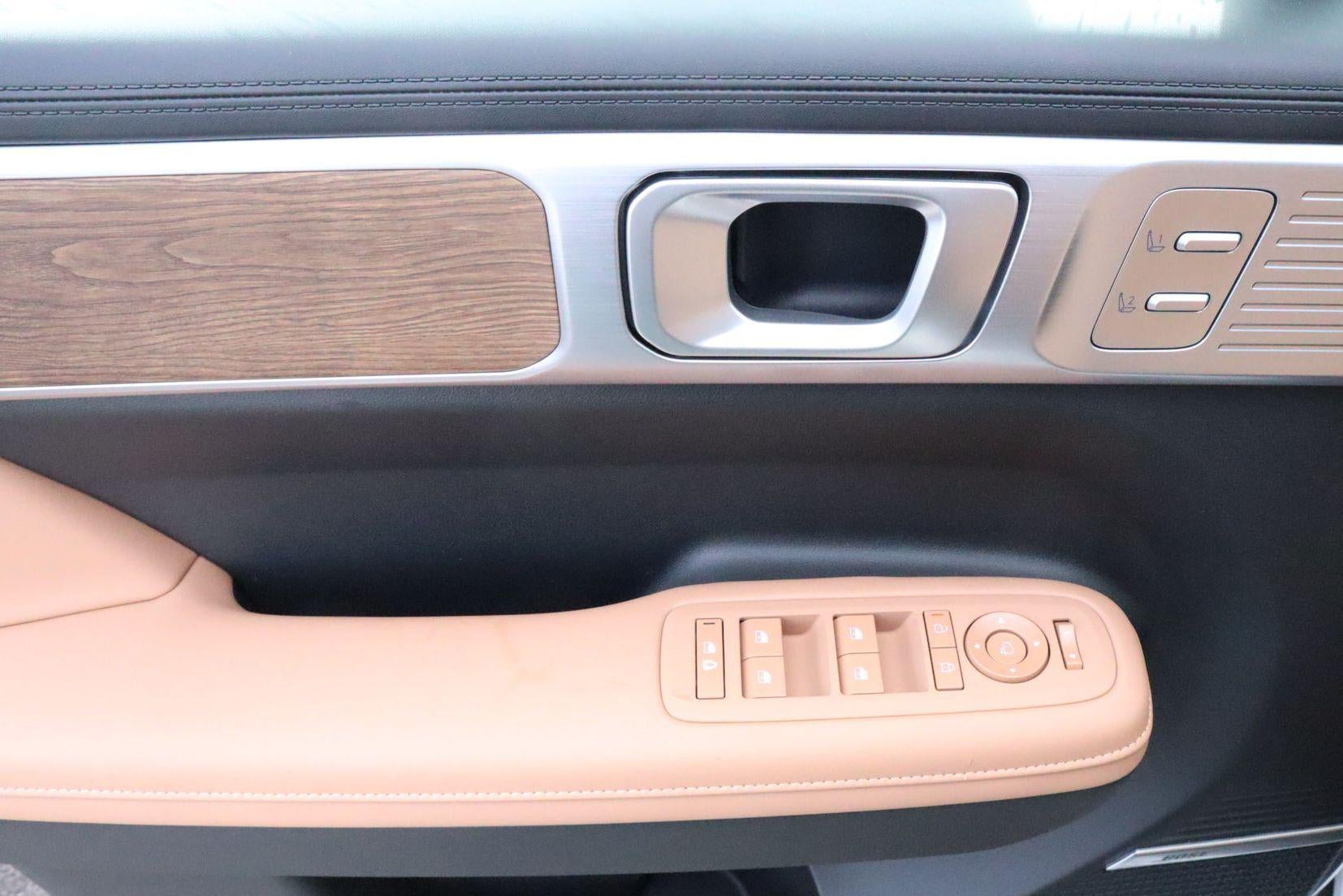 2026 Hyundai SANTA FE Calligraphy FWD