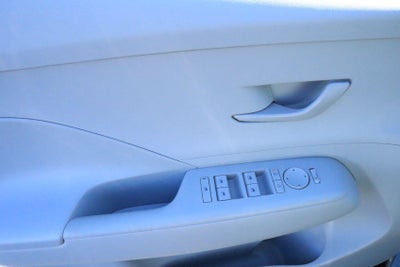 2026 Hyundai KONA SE FWD