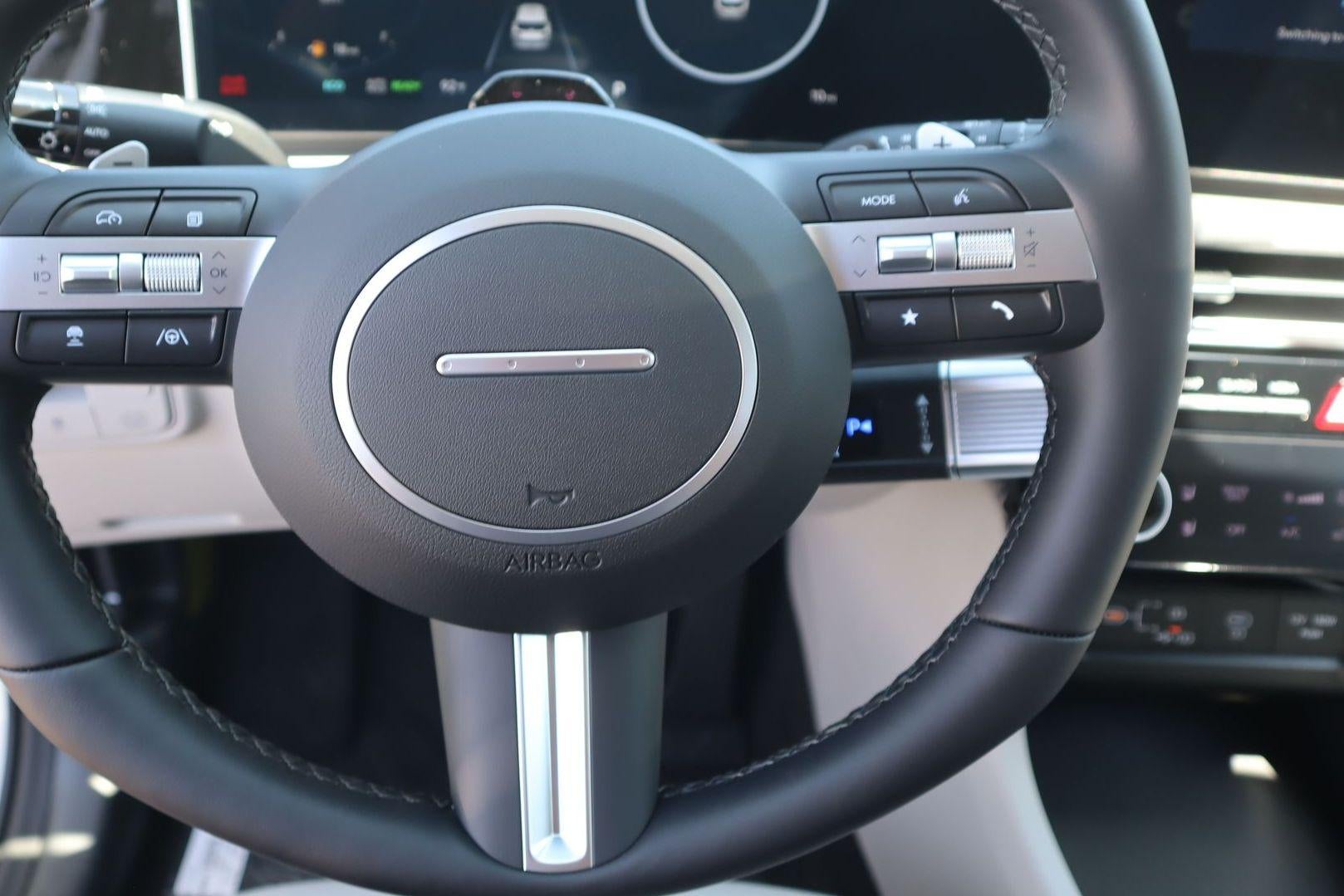 2025 Hyundai TUCSON HYBRID Limited