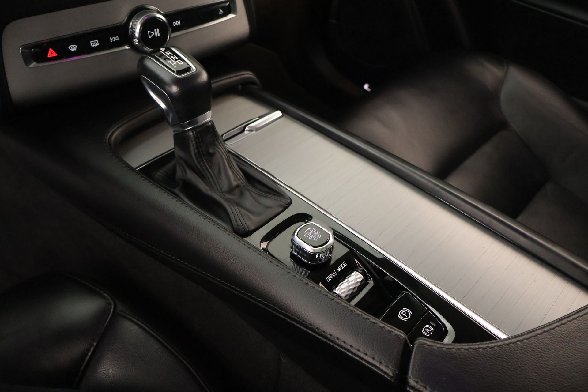 2021 Volvo XC90 T5 Momentum