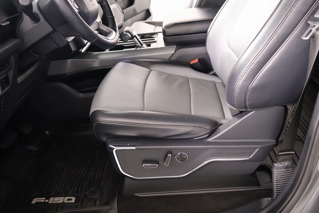 2022 Ford F-150 Lightning Lariat AWD