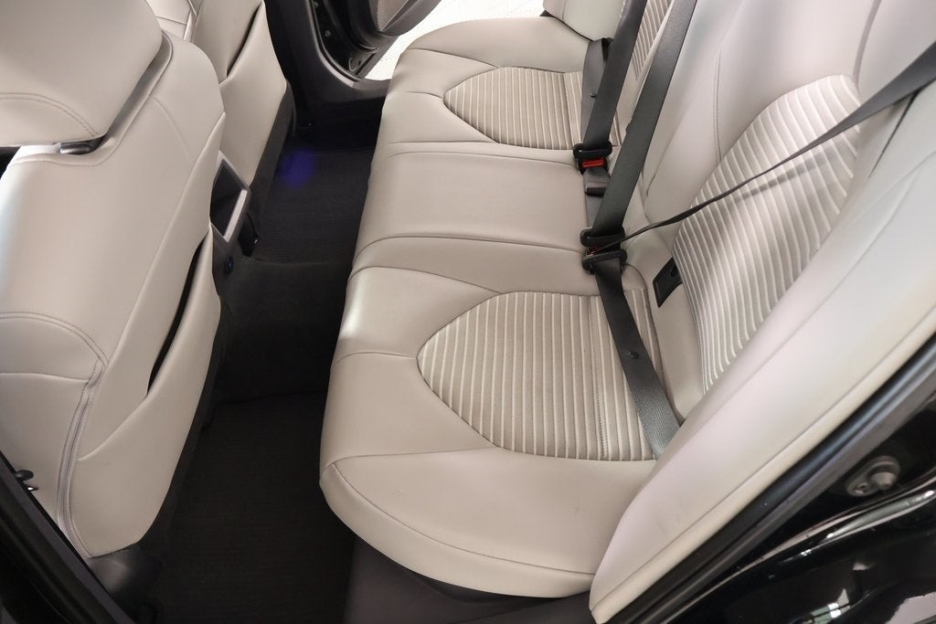 2022 Toyota Camry Hybrid SE