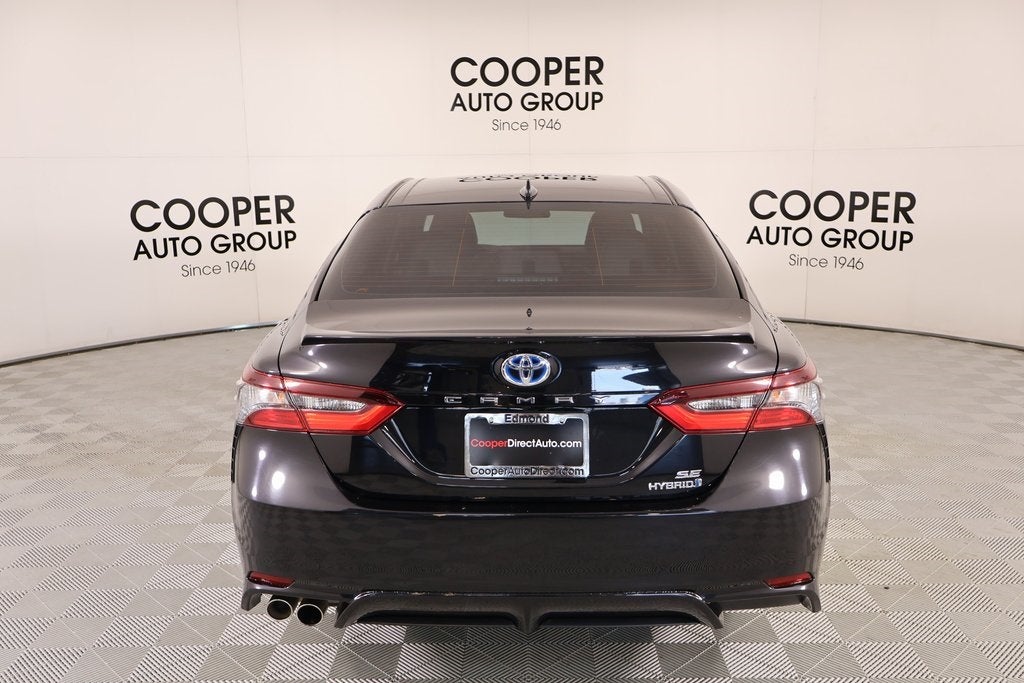 2022 Toyota Camry Hybrid SE