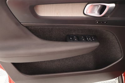 2023 Volvo XC40 Core
