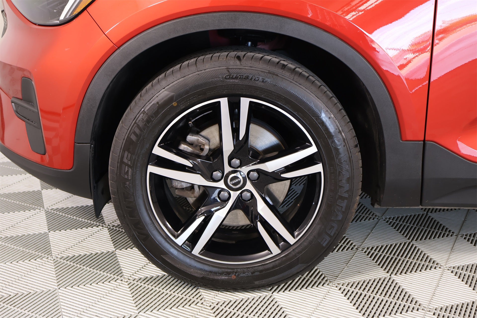 2023 Volvo XC40 Core