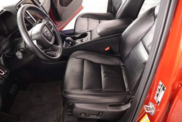 2023 Volvo XC40 Core