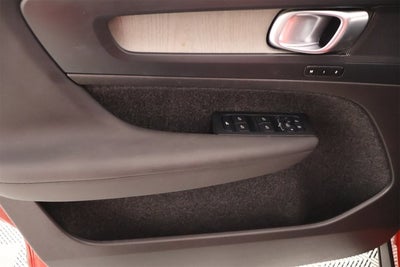 2023 Volvo XC40 Core