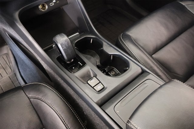 2023 Volvo XC40 Core