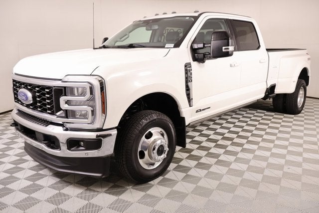 2024 Ford Super Duty F-350 DRW Lariat DRW