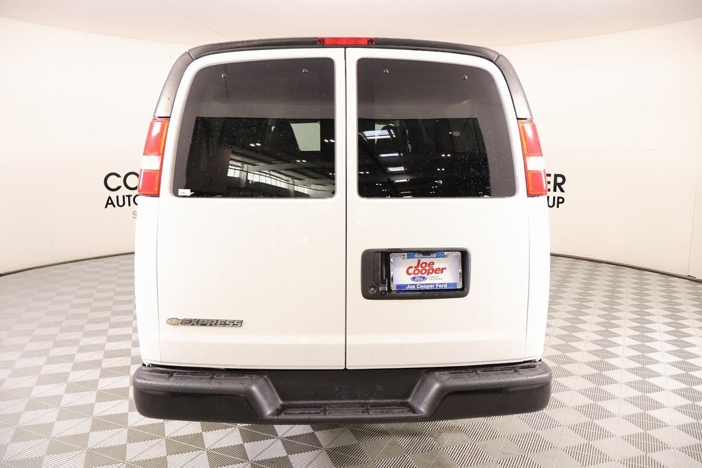 2020 Chevrolet Express Passenger LS Passenger