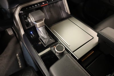 2025 Toyota Sequoia SR5