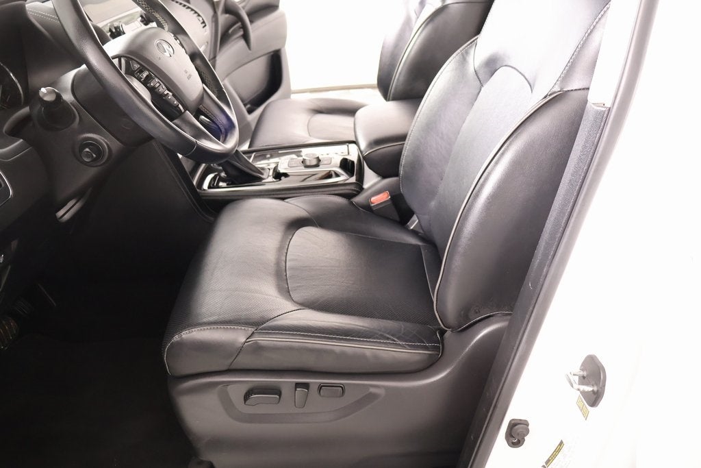 2023 INFINITI QX80 LUXE