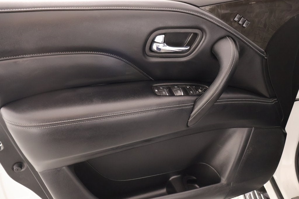 2023 INFINITI QX80 LUXE